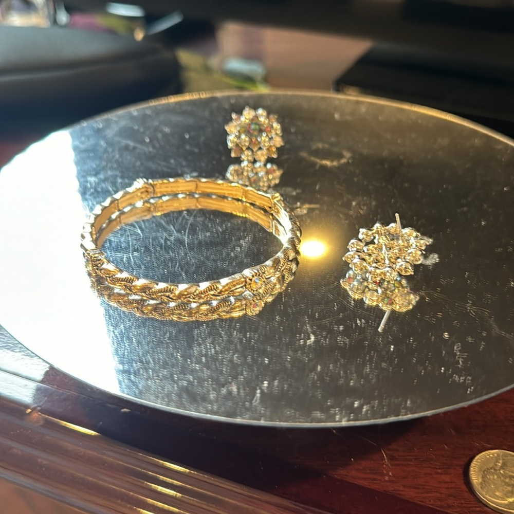 Bundle Stretch Bracelet And Earrings - image 2